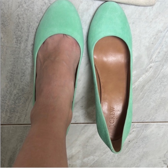 J. Crew | Women's size 7 Mint Green Suede Closed Toe Heels - Picture 9 of 9